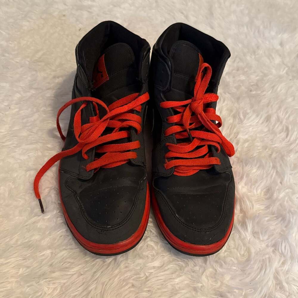 Air Jordan 1 Mid 'Black Infrared'‎ 2013